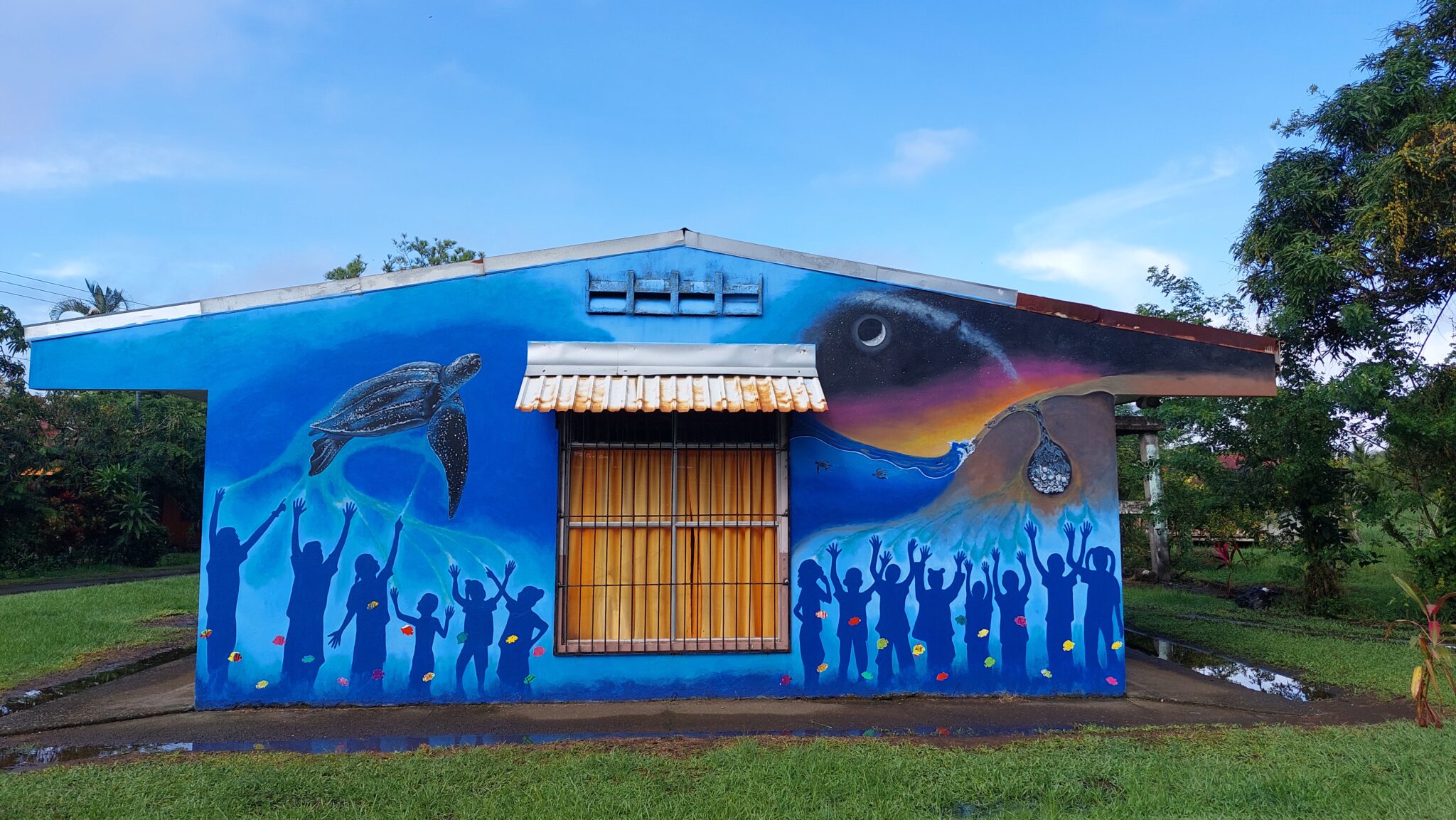 Leatherback seaturtle mural at Parismina, by marine artist Carlos Hiller